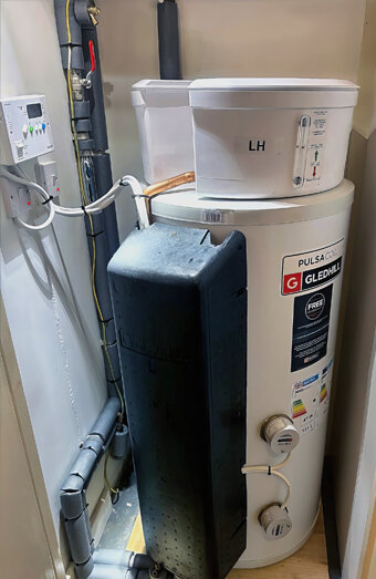 https://armadalehotwater.com.au/uploads/2025/06/electric-hot-water-system-70649.jpg