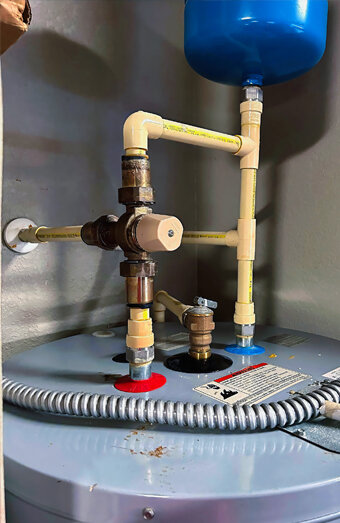 https://armadalehotwater.com.au/uploads/2025/06/gas-hot-water-system-35892.jpg