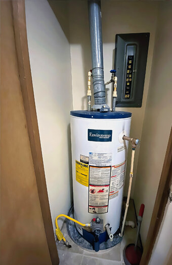 https://armadalehotwater.com.au/uploads/2025/06/gas-hot-water-system-40702.jpg