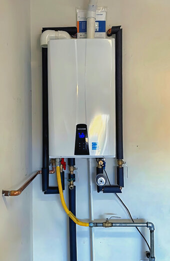 https://armadalehotwater.com.au/uploads/2025/06/instant-hot-water-systems-63860.jpg