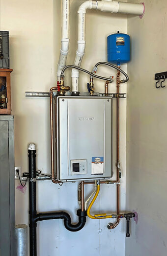 https://armadalehotwater.com.au/uploads/2025/06/instant-hot-water-systems-98444.jpg
