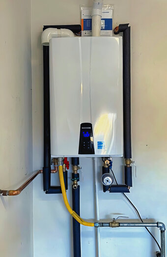 https://armadalehotwater.com.au/uploads/2025/06/thermostatic-water-systems-94011.jpg